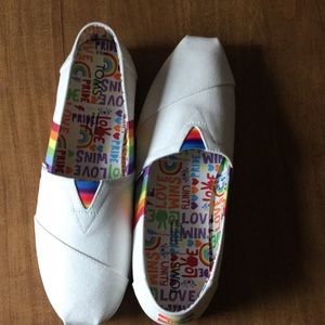 Pride Toms